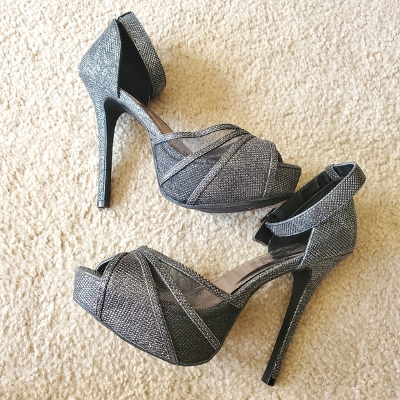 Bakers Shoes - Bakers sparkly heels size 9.5